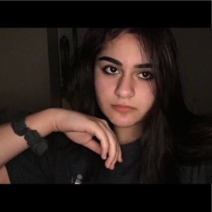 Meet your Posher, Elnara